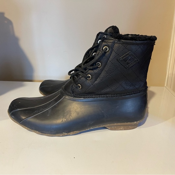 Womens Sperry Brand Duck Boots size 12M only worn once for a few hours - Picture 2 of 6